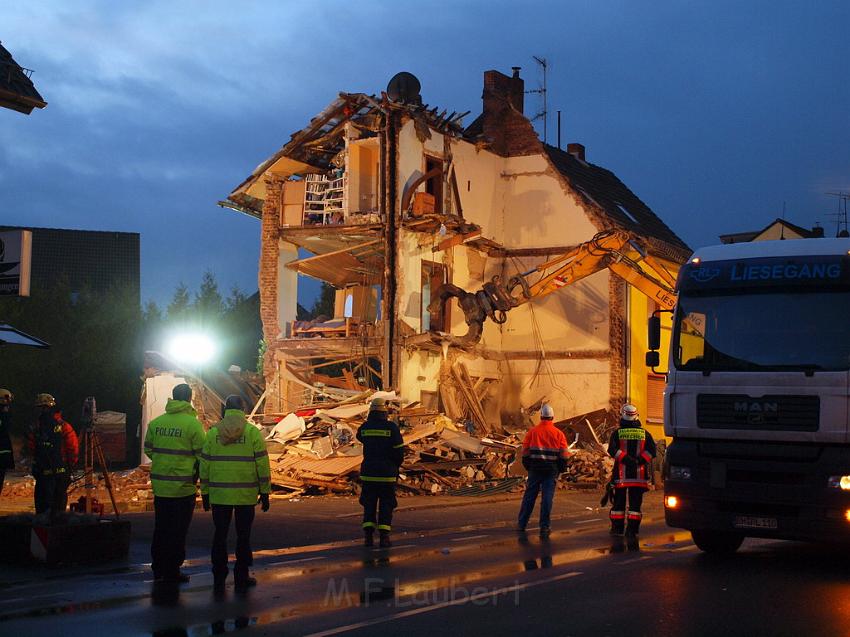 Hausexplosion Bruehl bei Koeln Pingsdorferstr P358.JPG